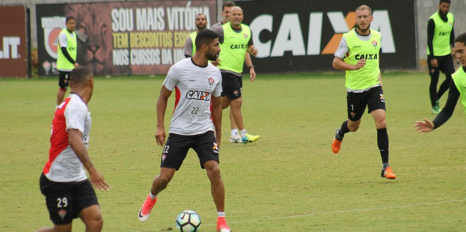 Vitória finaliza preparação ;jogo contra o São Paulo; Mancini tem dúvidas na escalação