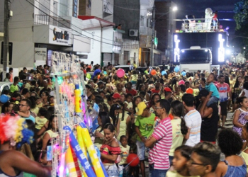 Coiteenses relembram as Coité Folia com o desfile do Bloco Zarukinho