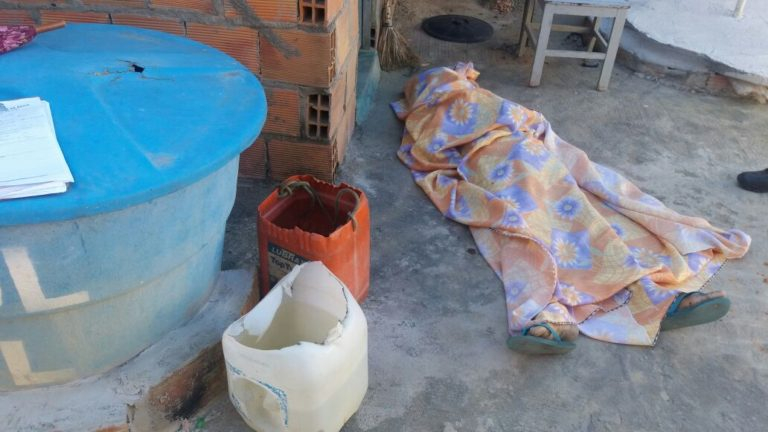 Homem embriagado morre afogado em balde d’água de 20 litros