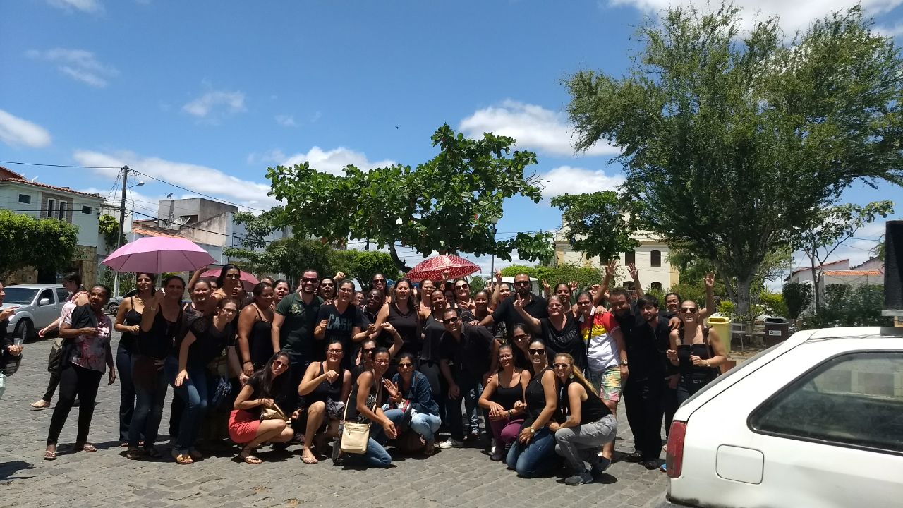Sem receber salários a quase dois meses, professores da rede municipal de Teofilândia entram em greve