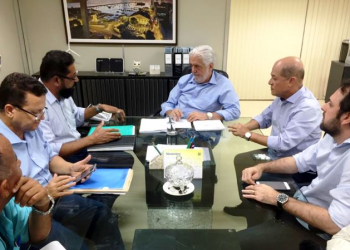 Deputado Joseildo e o Sindiferro apresentam demandas da categoria ao secretário Jaques Wagner