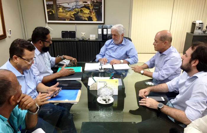 Deputado Joseildo e o Sindiferro apresentam demandas da categoria ao secretário Jaques Wagner