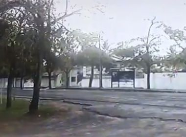 Professor da Uesb morre após carro sair da pista e bater em árvores