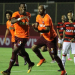 Em jogo de duas viradas, Vitória perde mais uma jogando em casa