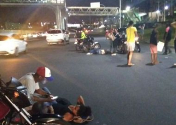 Mulher morre e três ficam feridos após se jogarem de ônibus para fugir de assalto