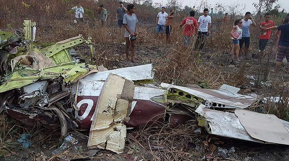Avião cai durante demonstração do Dia do Aviador e mata 5 no Pará