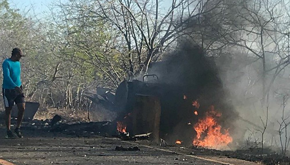 Criminosos rendem seguranças e explodem carro-forte na Chapada Diamantina, na BA