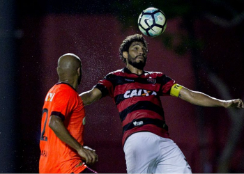 Caíque brada contra torcida e Wallace resume: ‘fomos crianças’