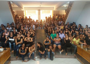 Sem receber salários a quase dois meses, professores da rede municipal de Teofilândia entram em greve