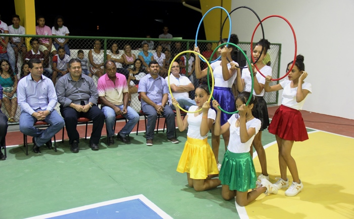 São José do Jacuípe: prefeito inaugura quadra poliesportiva durante abertura de olimpíadas estudantil