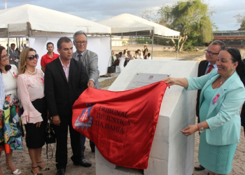 Coité – Lançada a Pedra Fundamental para construção da sede de um novo fórum. Ato contou com a presença da presidente do TJBA