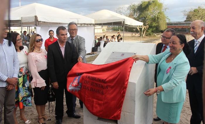 Coité – Lançada a Pedra Fundamental para construção da sede de um novo fórum. Ato contou com a presença da presidente do TJBA