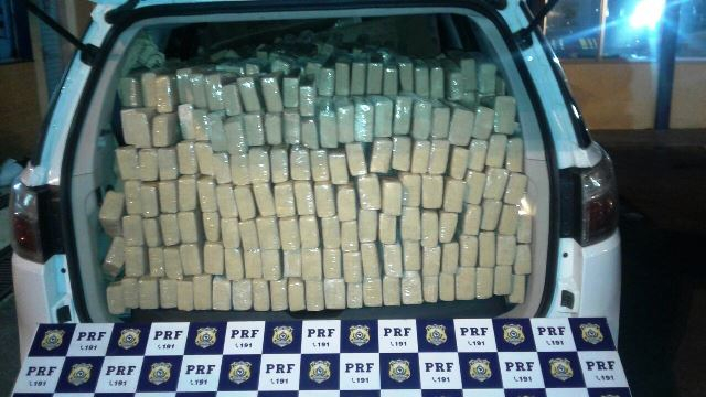 PRF apreende cerca de uma tonelada de maconha pura em Feira de Santana