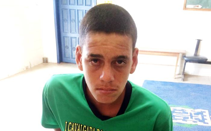 Jovem é preso em flagrante após arrombar secretaria paroquial de igreja e furtar R$ 52