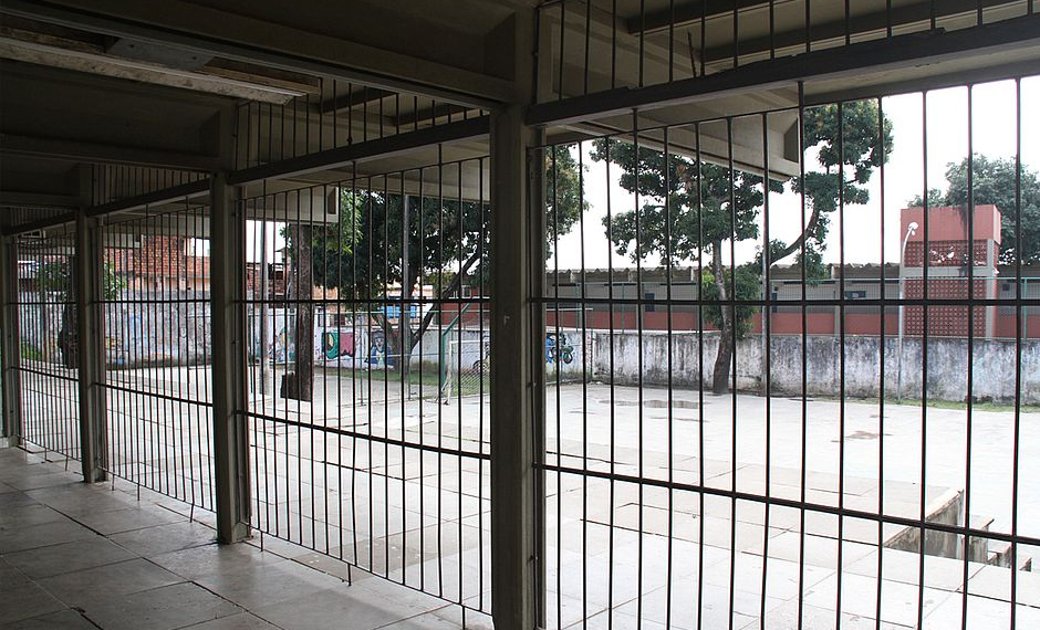 Mais de dois mil professores já foram ameaçados em sala na Bahia