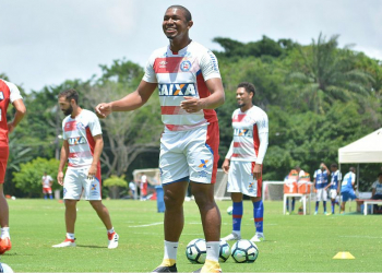 Na Fonte Nova, tricolor encara a melhor defesa da Série A