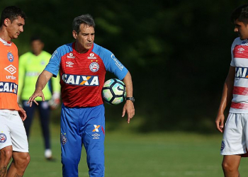 No primeiro treino, Carpegiani tira Rodrigão do time titular