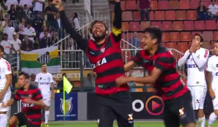 Wallace marca seu primeiro gol depois que retornou para o Vitória no empate com o Santos