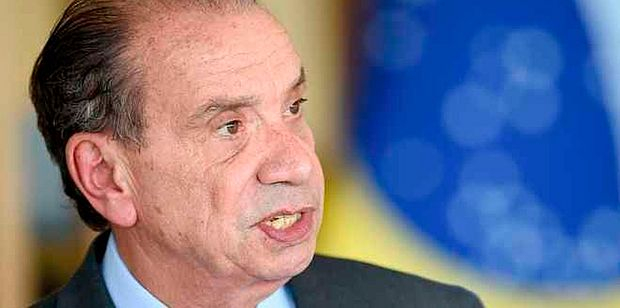 ‘Desse jeito, vamos dar a presidência ao Lula em 2018’, diz Aloysio Nunes