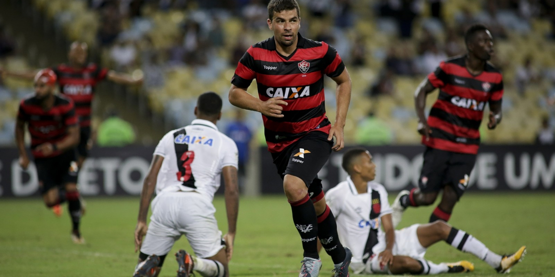 Com gol nos acréscimos Vitória comemora saída do Z4, mas nos vestiários recebe a ducha fria com empate do Sport