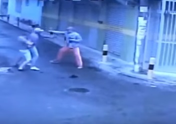 Dono de padaria é morto em assalto em Salvador; vídeo mostra luta