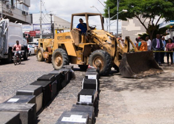 Quase 1.200 equipamentos de som (paredão) são destruídos em Feira de Santana