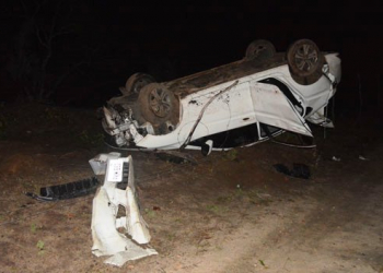 Funcionário do Banco do Brasil capota carro na BA 120 e sai ileso do acidente