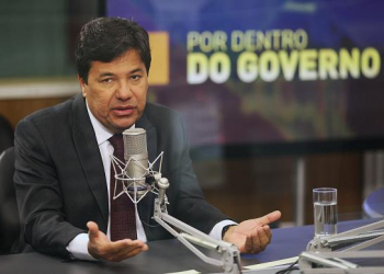 MEC vai apoiar formação de professores para educação de surdos, diz ministro