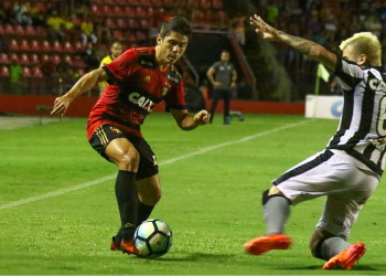 Abalado com derrota, torcedor do Sport ateia fogo no corpo