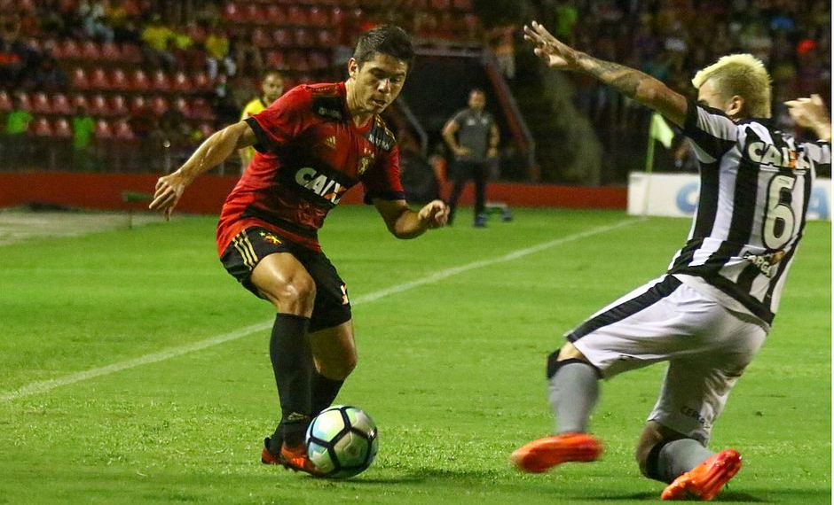 Abalado com derrota, torcedor do Sport ateia fogo no corpo