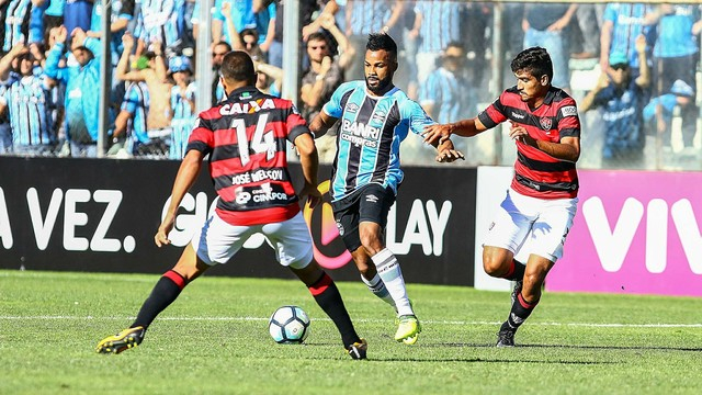 Vitória faz o dever de ‘fora de casa’ ao empatar com Grêmio e segue fora do Z4