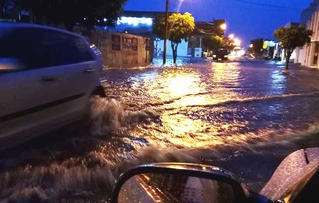 Forte temporal na região sisaleira é assunto em redes sociais e portais de noticias – Veja fotos