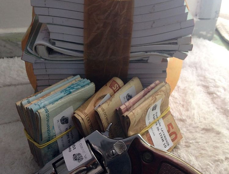 PF cumpre mandados de prisão por desvio de verbas na educação na Bahia e Minas