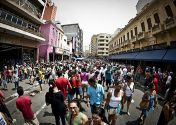 População brasileira é formada basicamente de pardos e brancos, mostra IBGE