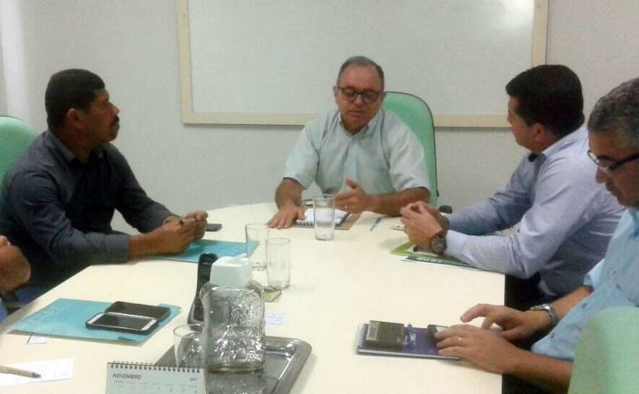 Prefeito e vice de São José do Jacuípe buscam implantação de uma agencia Sicoob Coopere no Distrito de Itatiaia