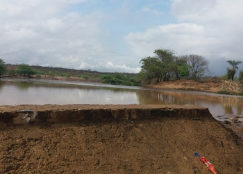 Chuva faz rio Jacuípe transbordar em Mairi