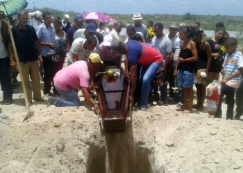 Corpo do repentista Passarinho é sepultado em Coité