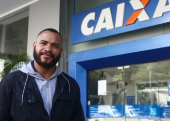 Trabalhadores têm até 28 de dezembro para fazer o saque do Abono Salarial de 2015