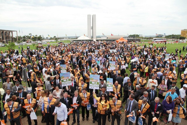 CCJ do Senado aprova PEC que amplia fundo dos municípios em 1%