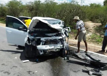 Colisão envolvendo Uno e Siena deixa um morto e dois feridos na BR 116
