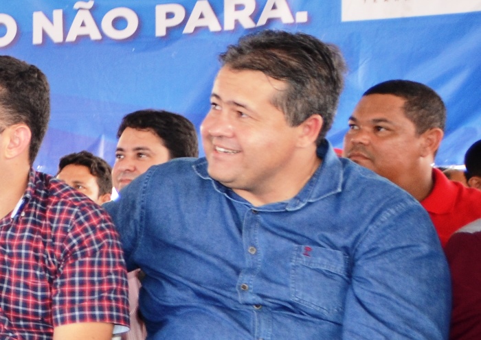 Governador Rui Costa assina ordem de serviço para construção da 1ª etapa do projeto Mandacaru em Tucano
