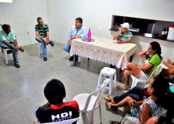 Mesmo no recesso, Alex da Piatã visita agricultores familiares de cinco municípios