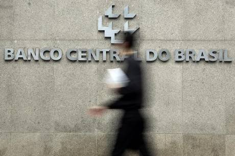Bancos adotam novas regras para saques acima de R$ 50 mil