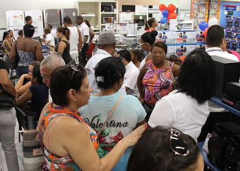 Segunda parcela do 13º cai na conta de 4 milhões de baianos nesta quarta