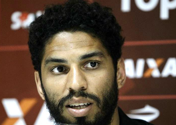 Vitória: ‘Insucesso ultrapassa a barreira das quatro linhas’, diz Wallace