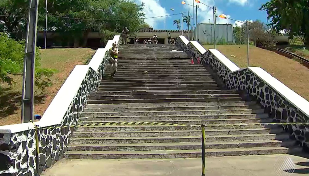 Homem mata ex-mulher esfaqueada na sede do Detran em Salvador