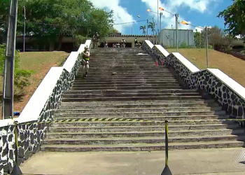 Homem mata ex-mulher esfaqueada na sede do Detran em Salvador