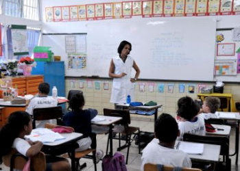 Governo federal anuncia reajuste de 6,81% do piso salarial de professores