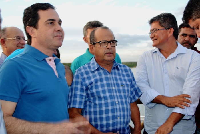 Valente – José Ronaldo admite que poderá ser candidato ao Senado e Tom Araújo recebe titulo de cidadão durante inauguração de obra