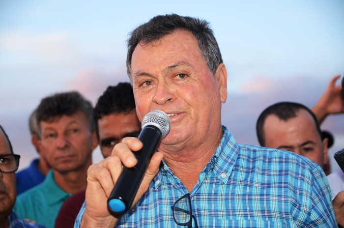 Valente – José Ronaldo admite que poderá ser candidato ao Senado e Tom Araújo recebe titulo de cidadão durante inauguração de obra